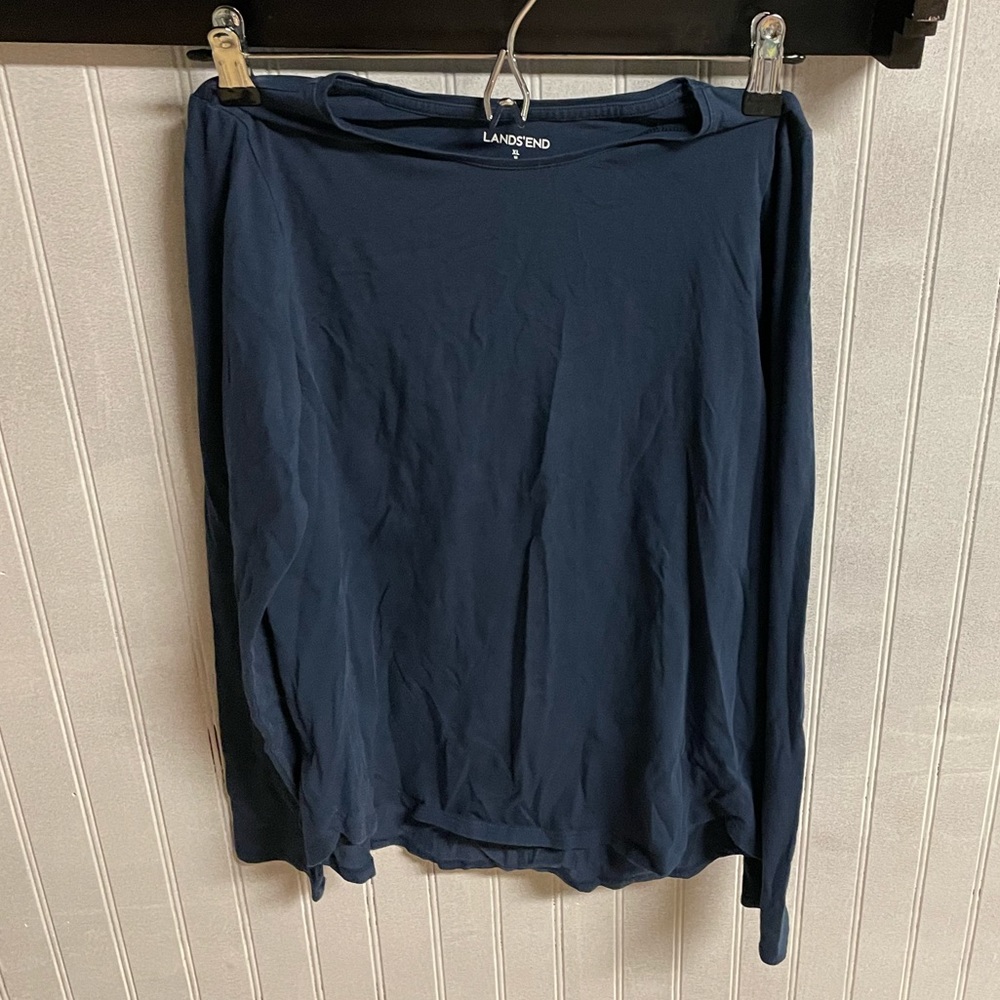 Land’s End navy long sleeve shirt. Kids XL, great for layering or wearing as is!